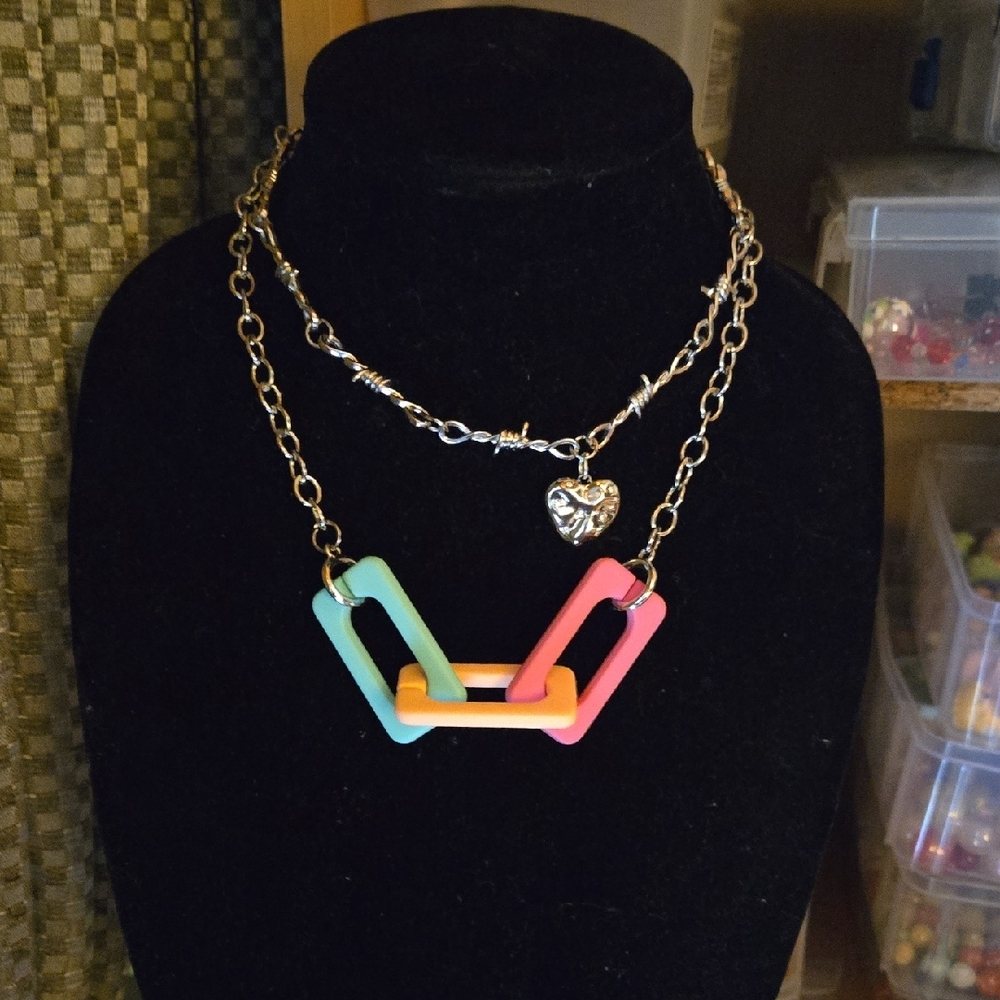Multicolor Chain Necklace - Picture 3 of 10